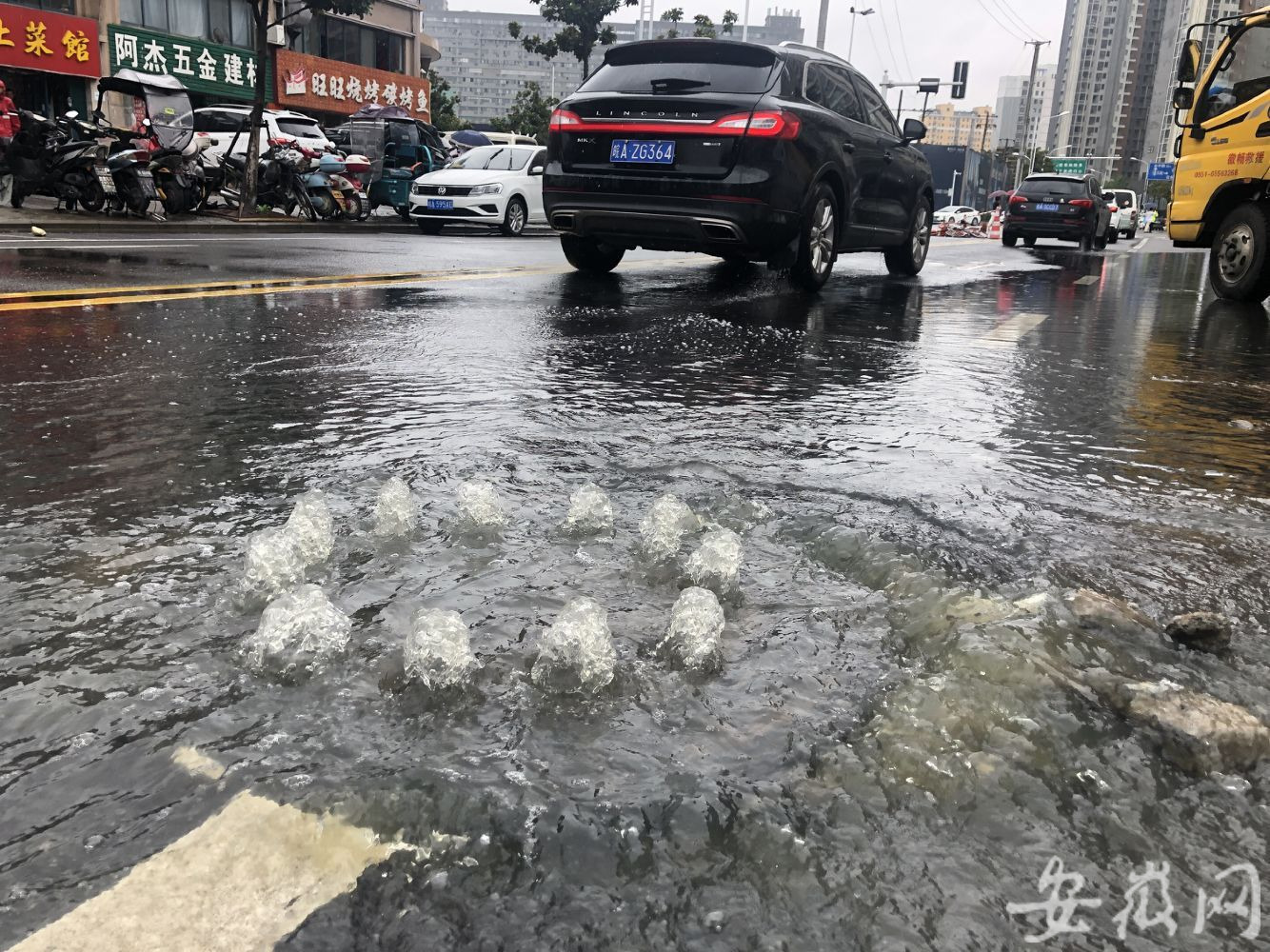 面對(duì)全國洪澇頻發(fā)，智慧井蓋科學(xué)預(yù)警