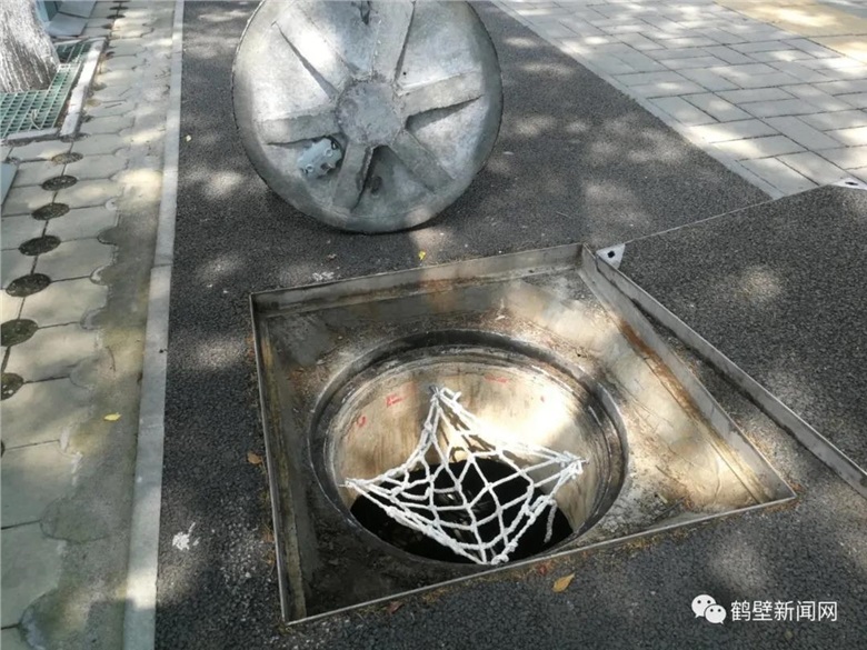 湖南新光智能井蓋亮相河南鶴壁，防盜防移位，手機(jī)還能監(jiān)控井蓋狀態(tài)